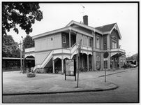 837529 Gezicht op het N.S.-station Baarn (Stationsplein 66) te Baarn.